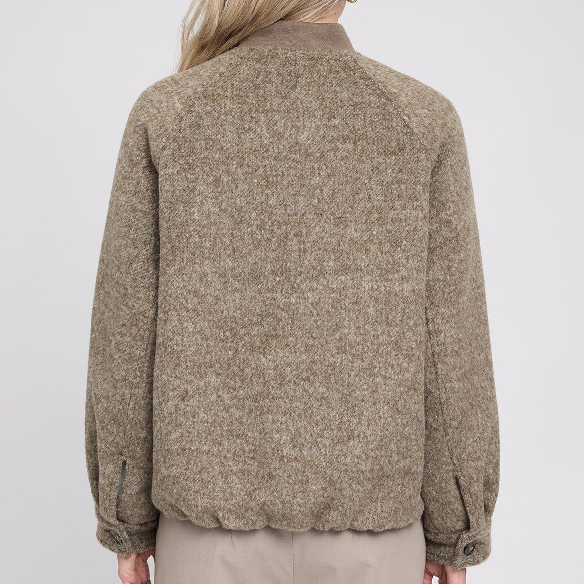 Bomber-Jacke aus recykeltem Plastik
