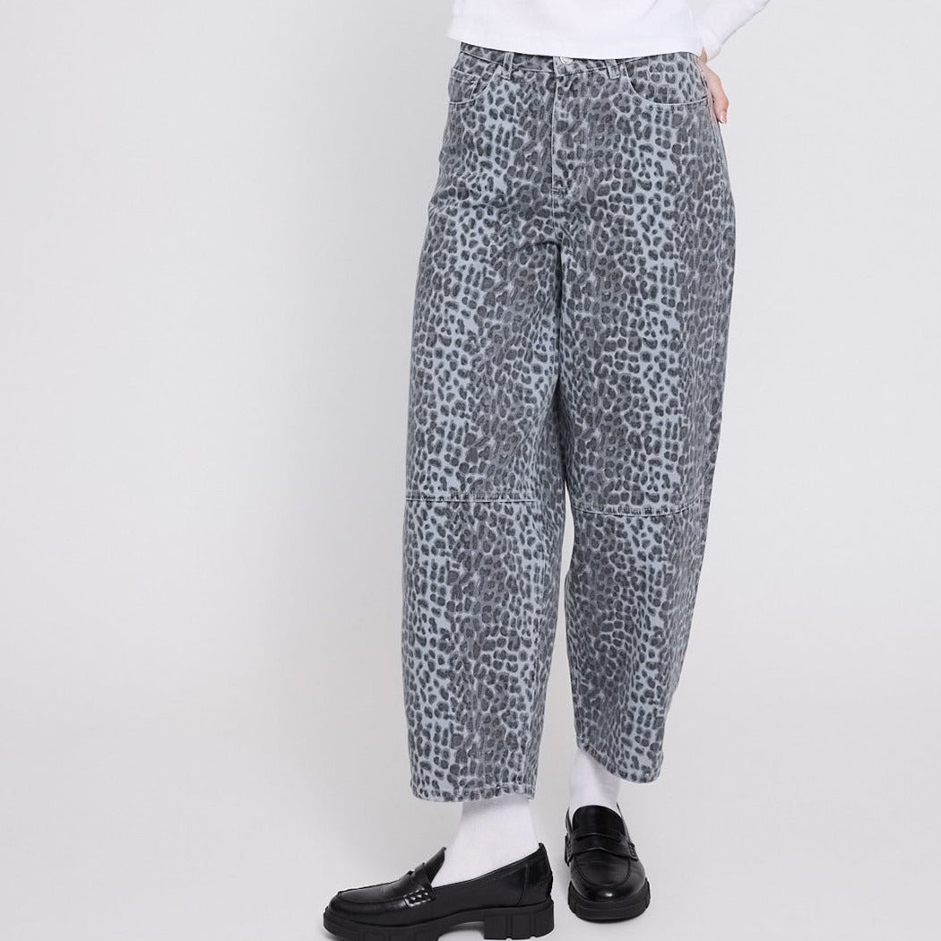 Leo-Barrel-Jeans