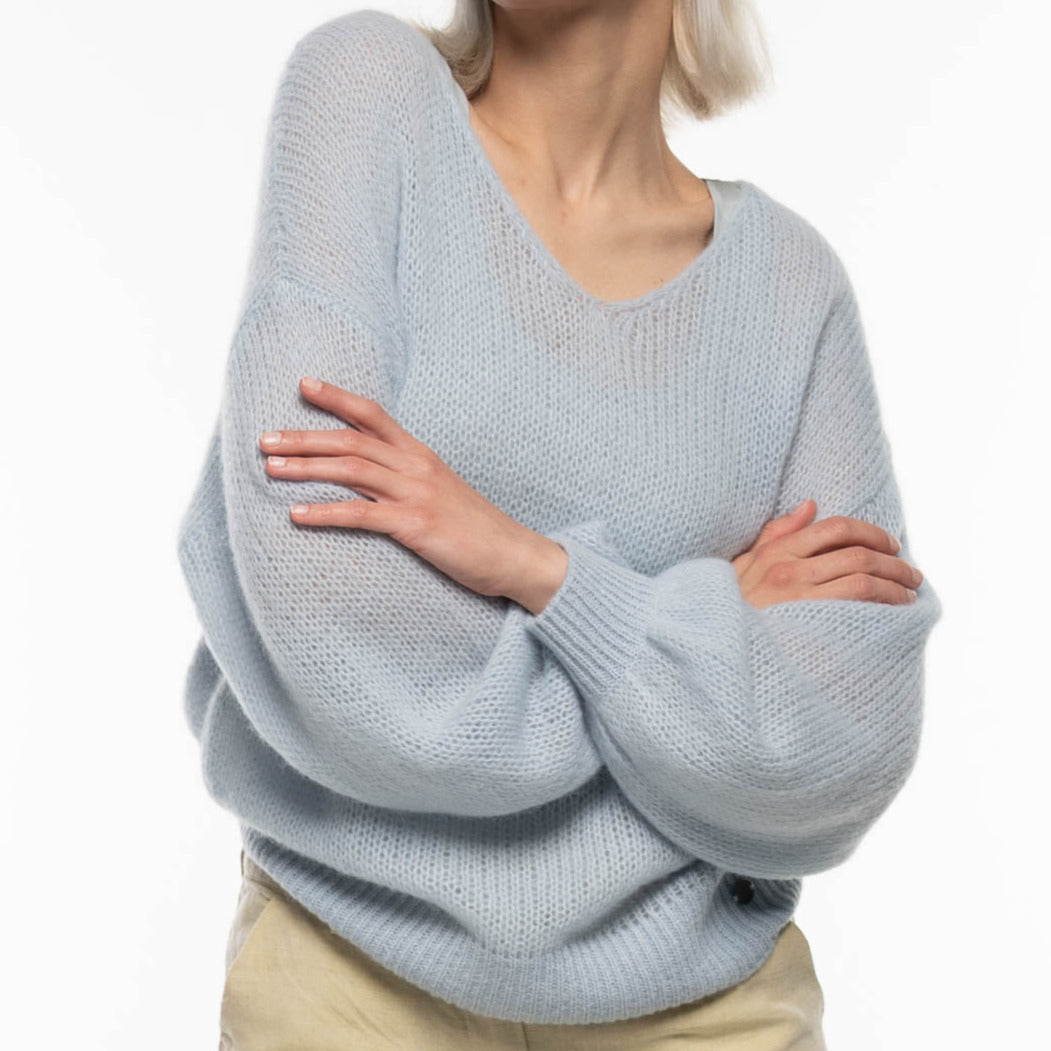 lightweight sweater made of alpaca