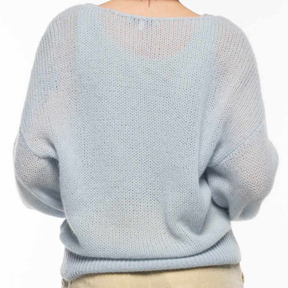lightweight sweater made of alpaca