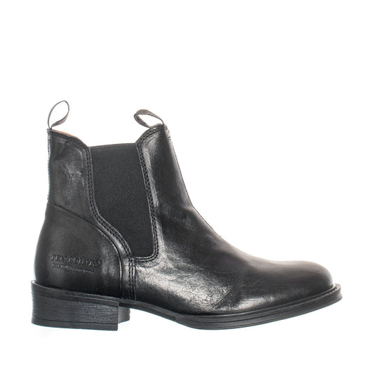 Pandora, classic Chelsea boots