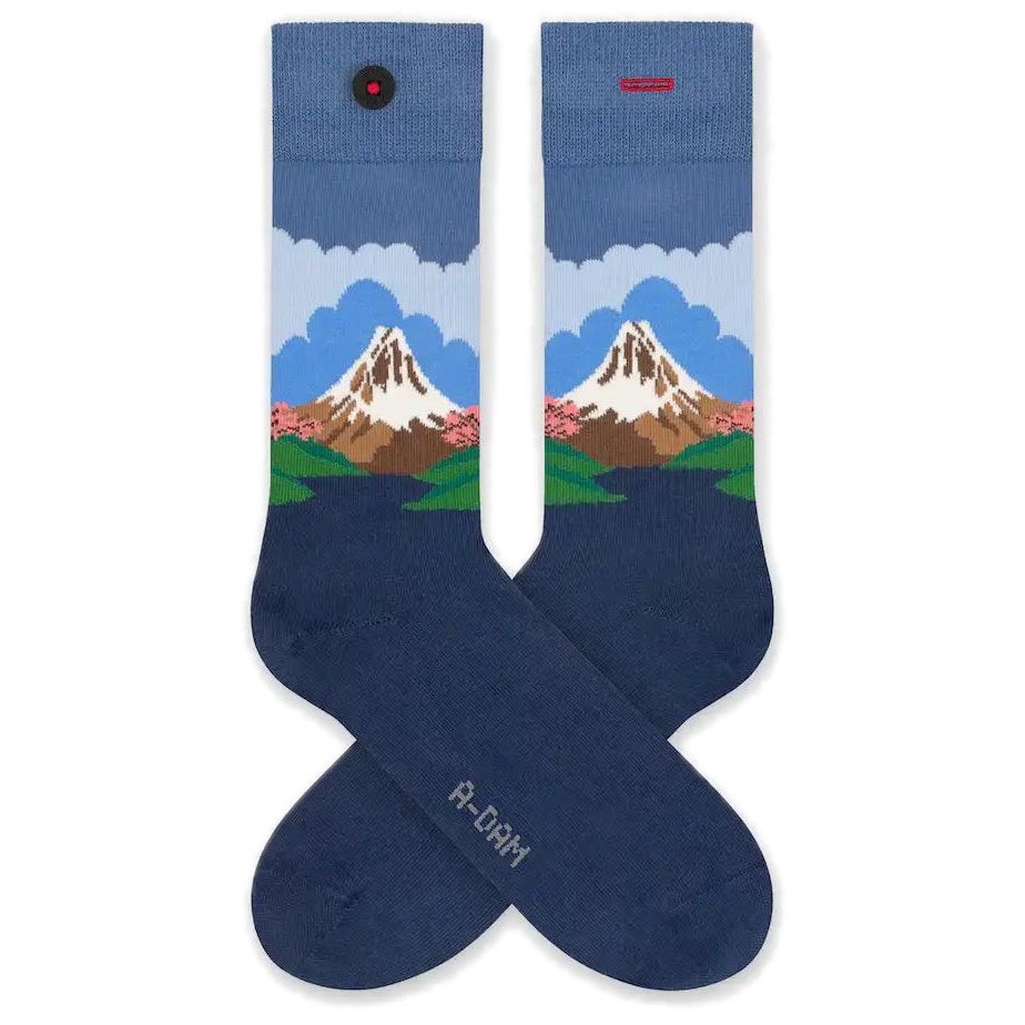 Socken mit eingestrickten Motiven