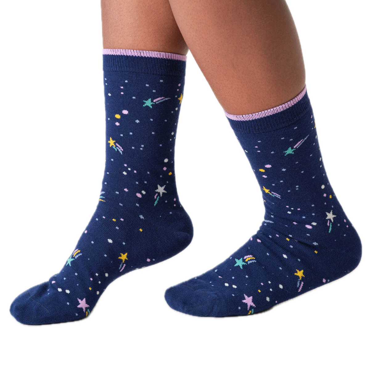 Socken mit eingestrickten Monden und Sternen