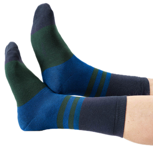 dicke Socken mit eingestrickten Blockstreifen