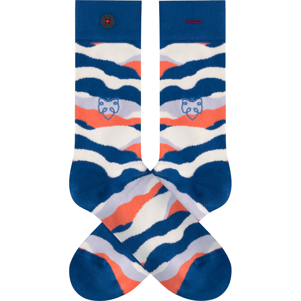 Socken mit eingestrickten Motiven