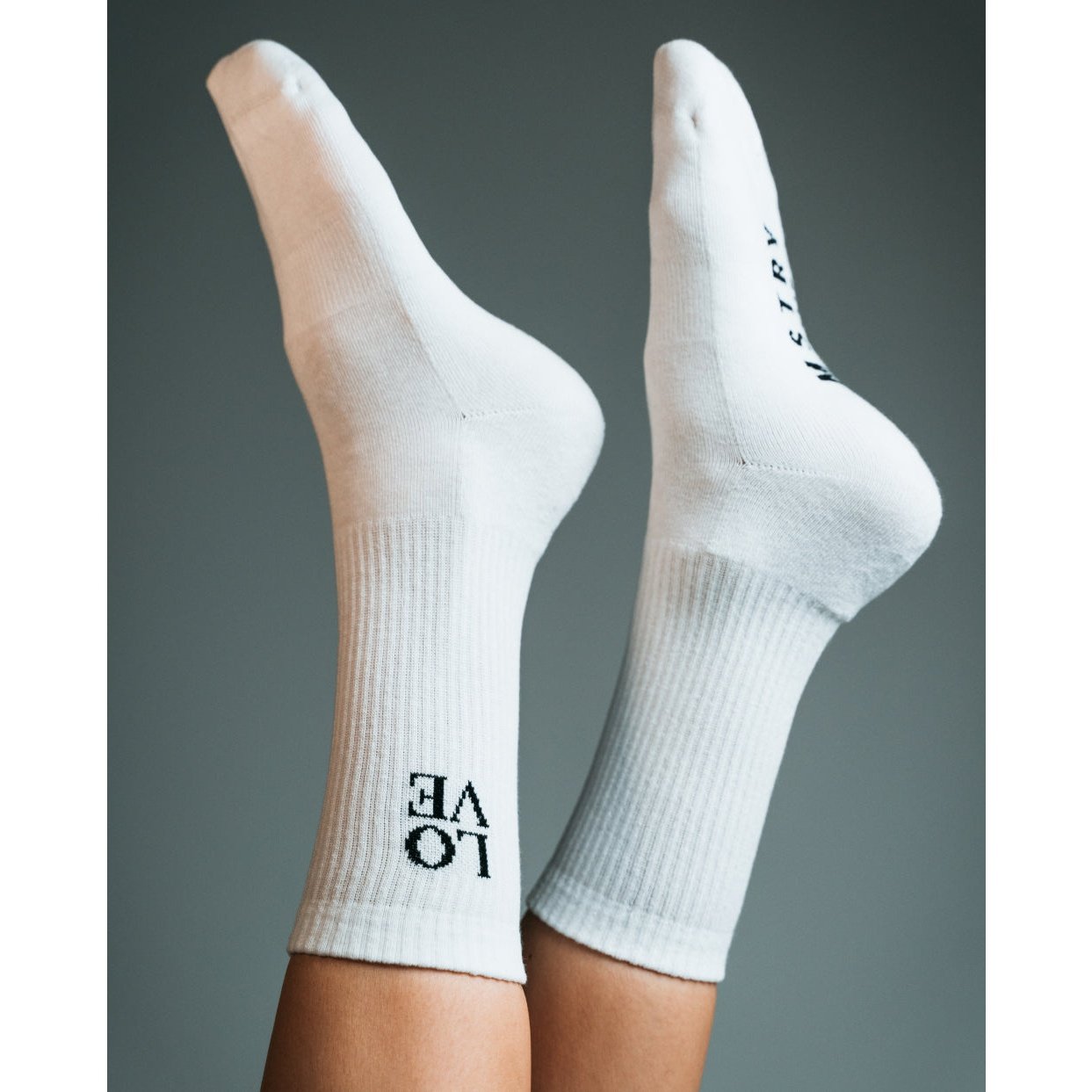 MSTRY Socken mit eingestricktem Statement