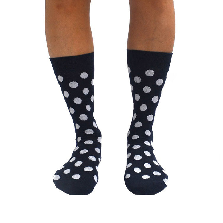 Socken mit eingestrickten Mustern
