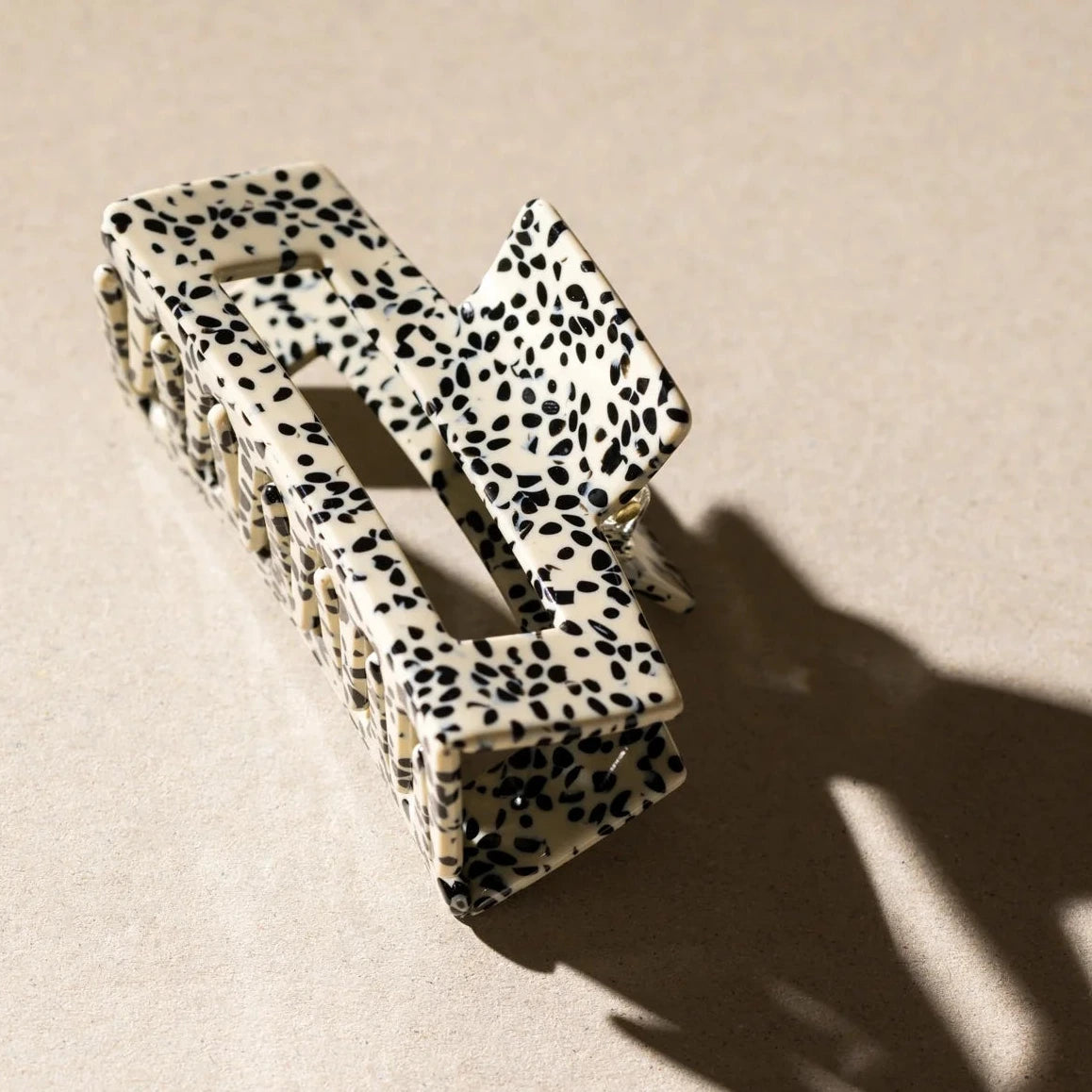 CRUSH hair clip made from 98% renewable raw materials