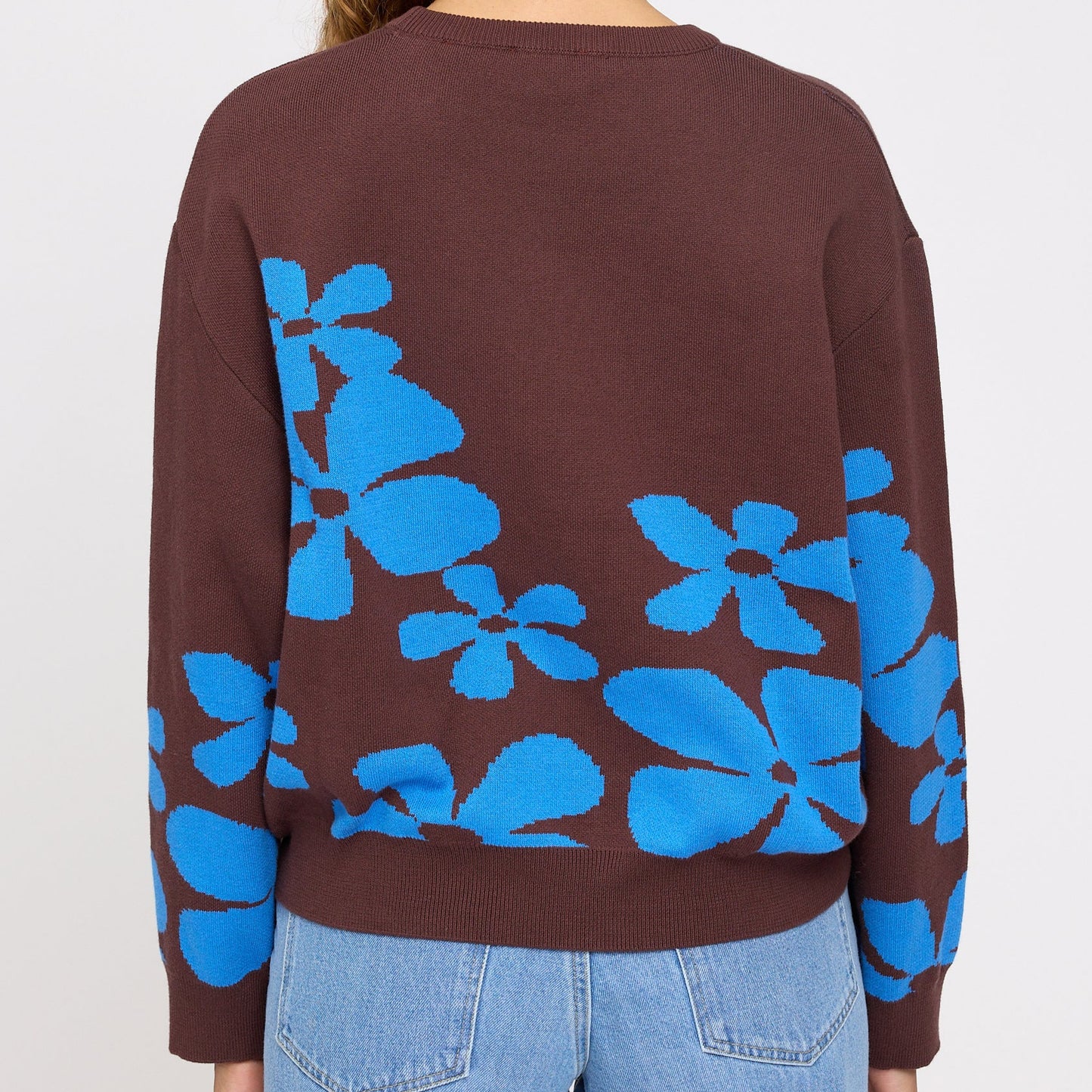 Floral knitted sweater made of organic cotton