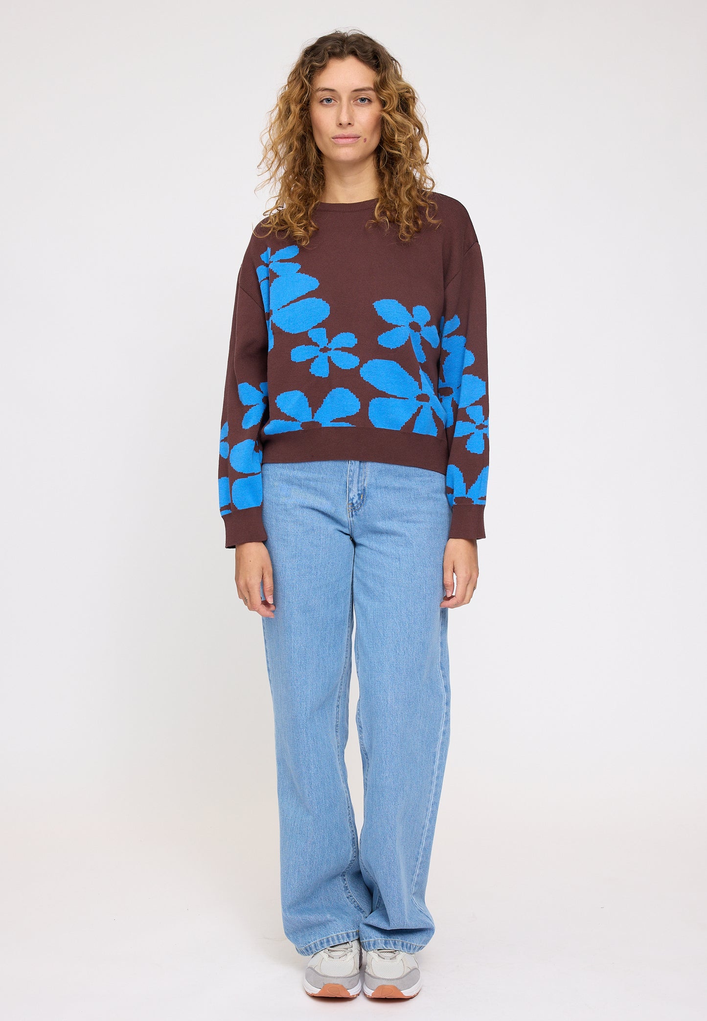 Floral knitted sweater made of organic cotton