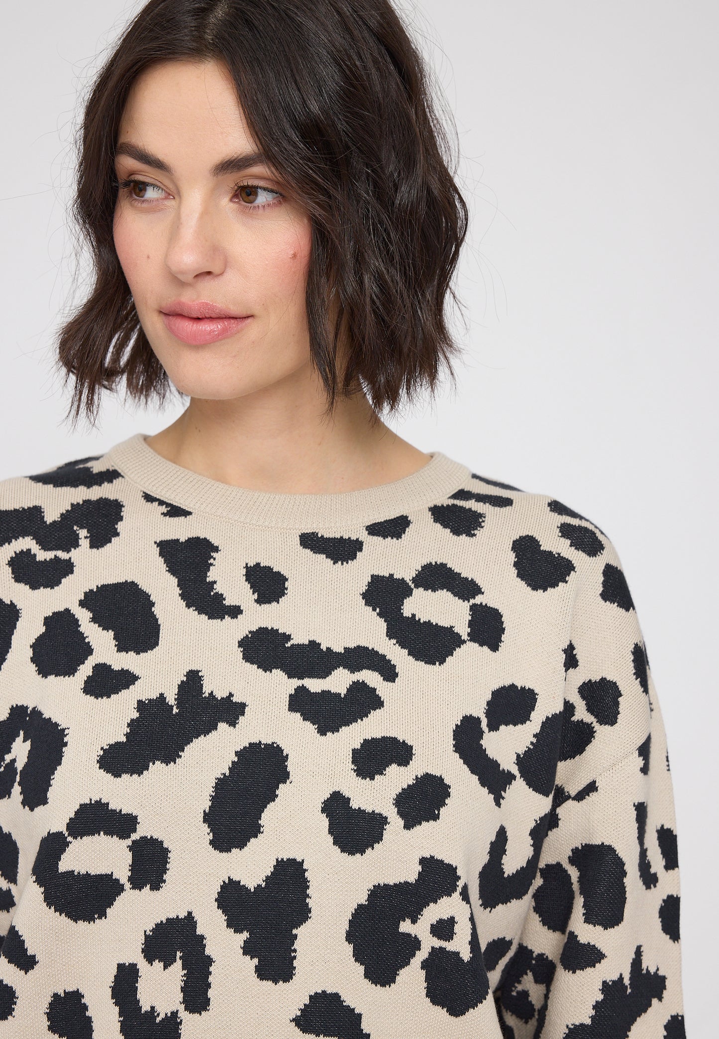 Leo knit sweater made from organic cotton
