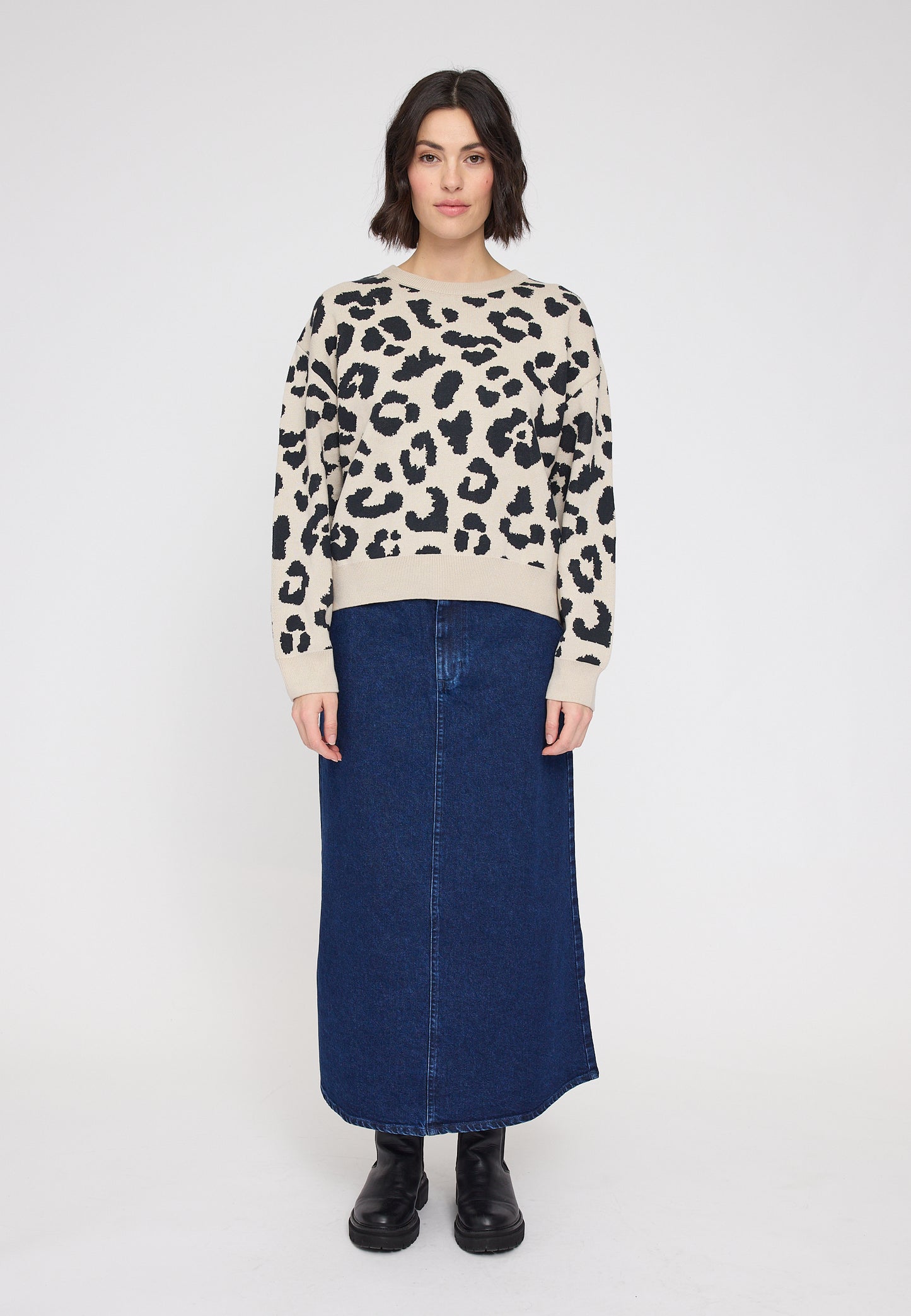 Leo knit sweater made from organic cotton