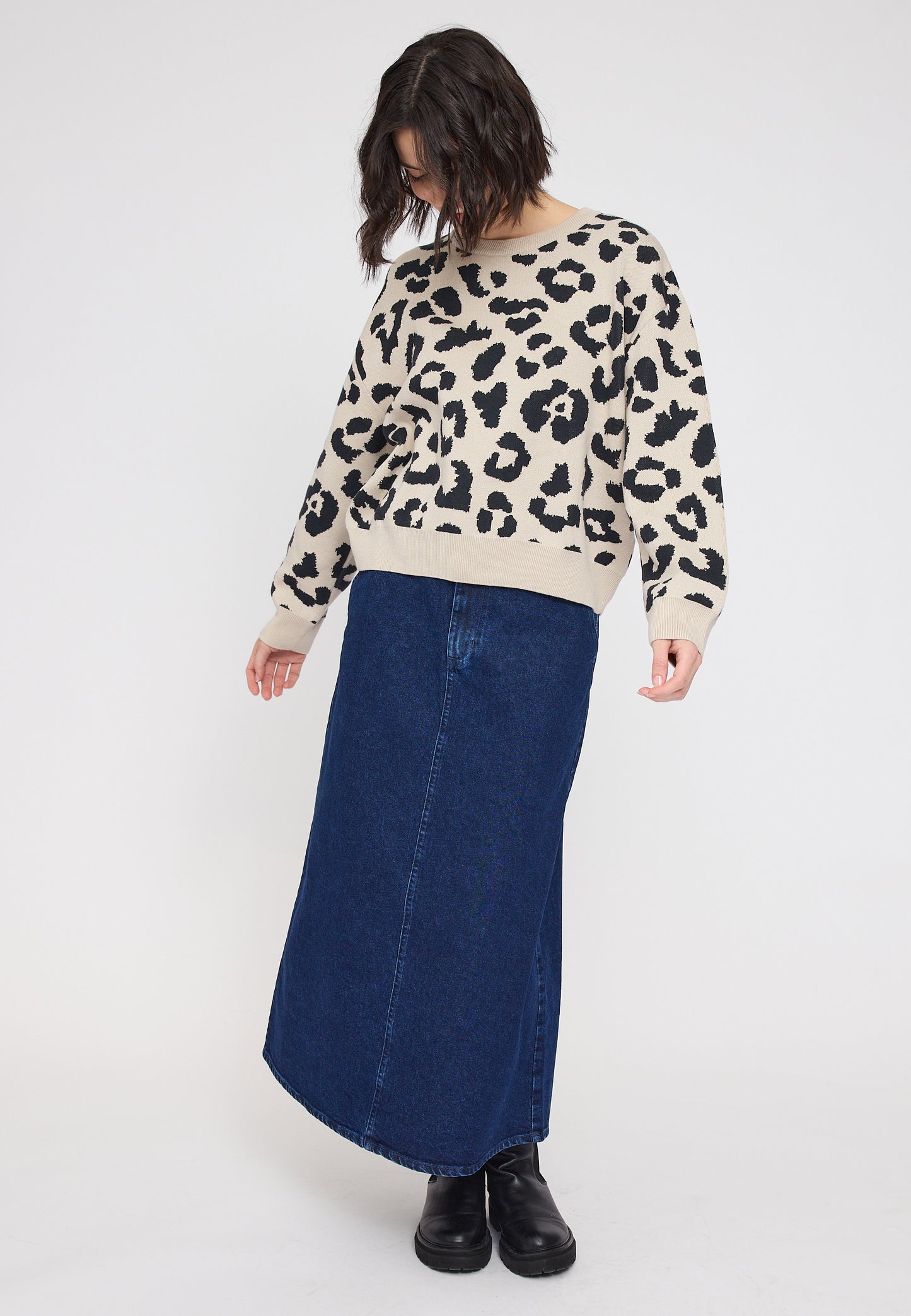 Leo knit sweater made from organic cotton
