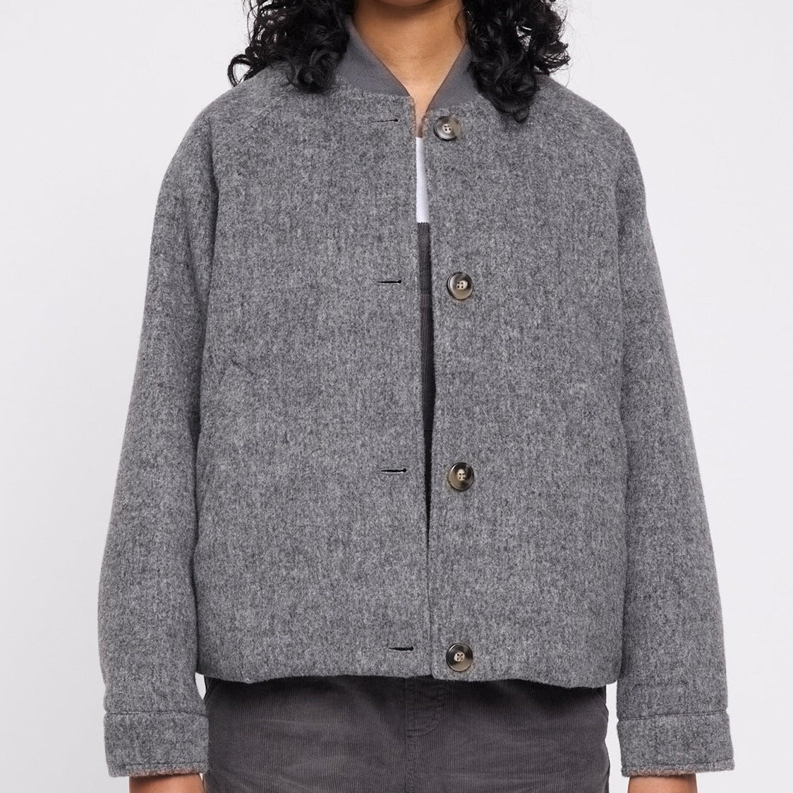 Bomber-Jacke aus recykeltem Plastik