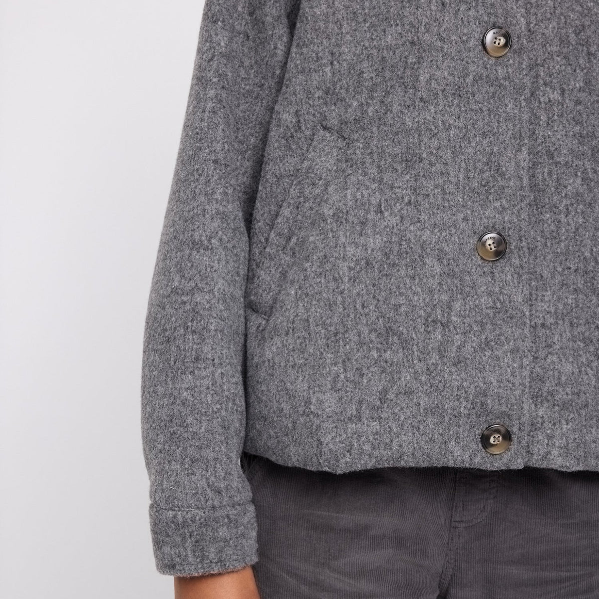 Bomber-Jacke aus recykeltem Plastik