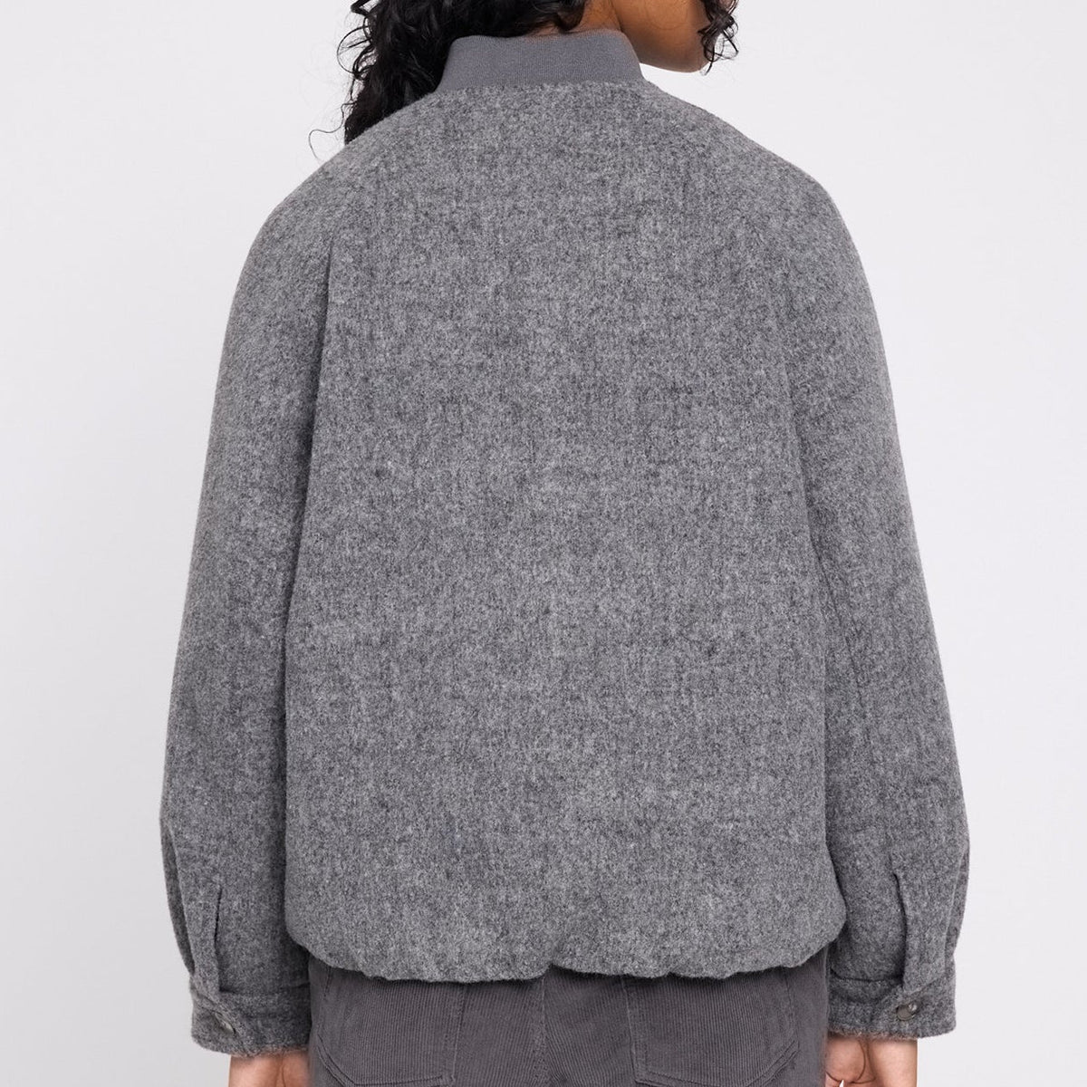 Bomber-Jacke aus recykeltem Plastik