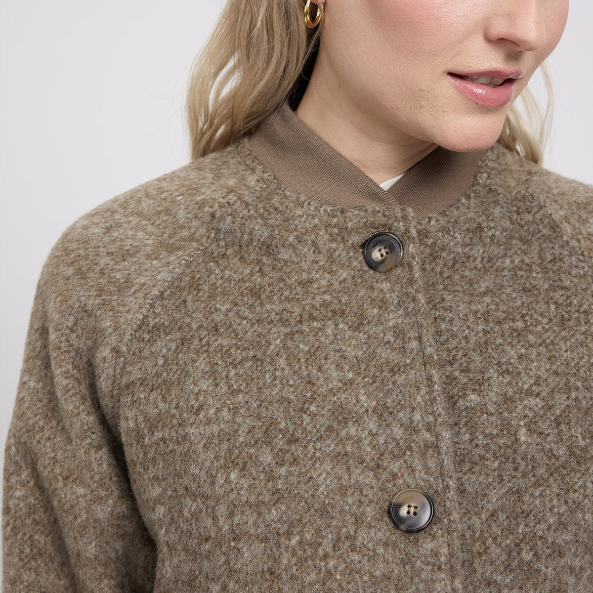 Bomber-Jacke aus recykeltem Plastik