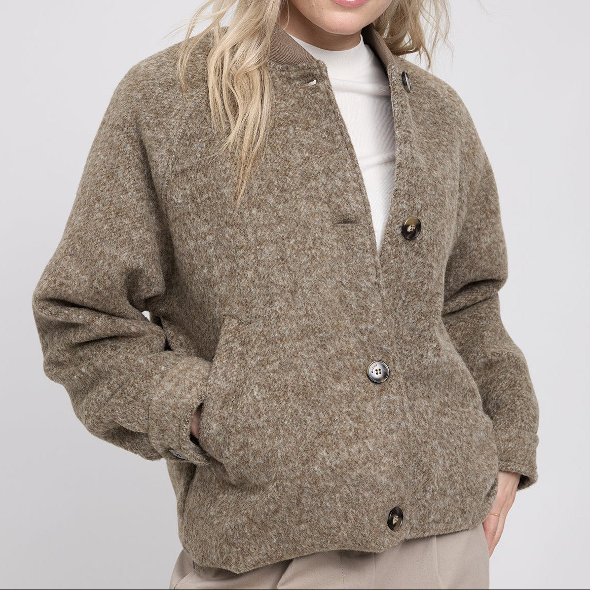Bomber-Jacke aus recykeltem Plastik