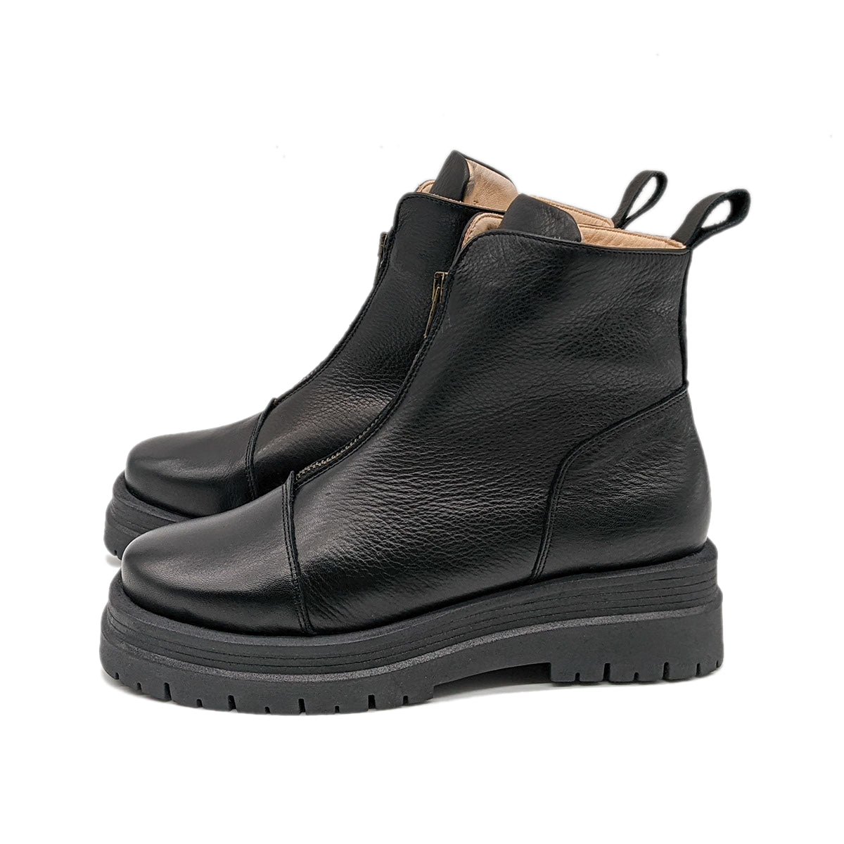 Serval zipper boots made of organic leather