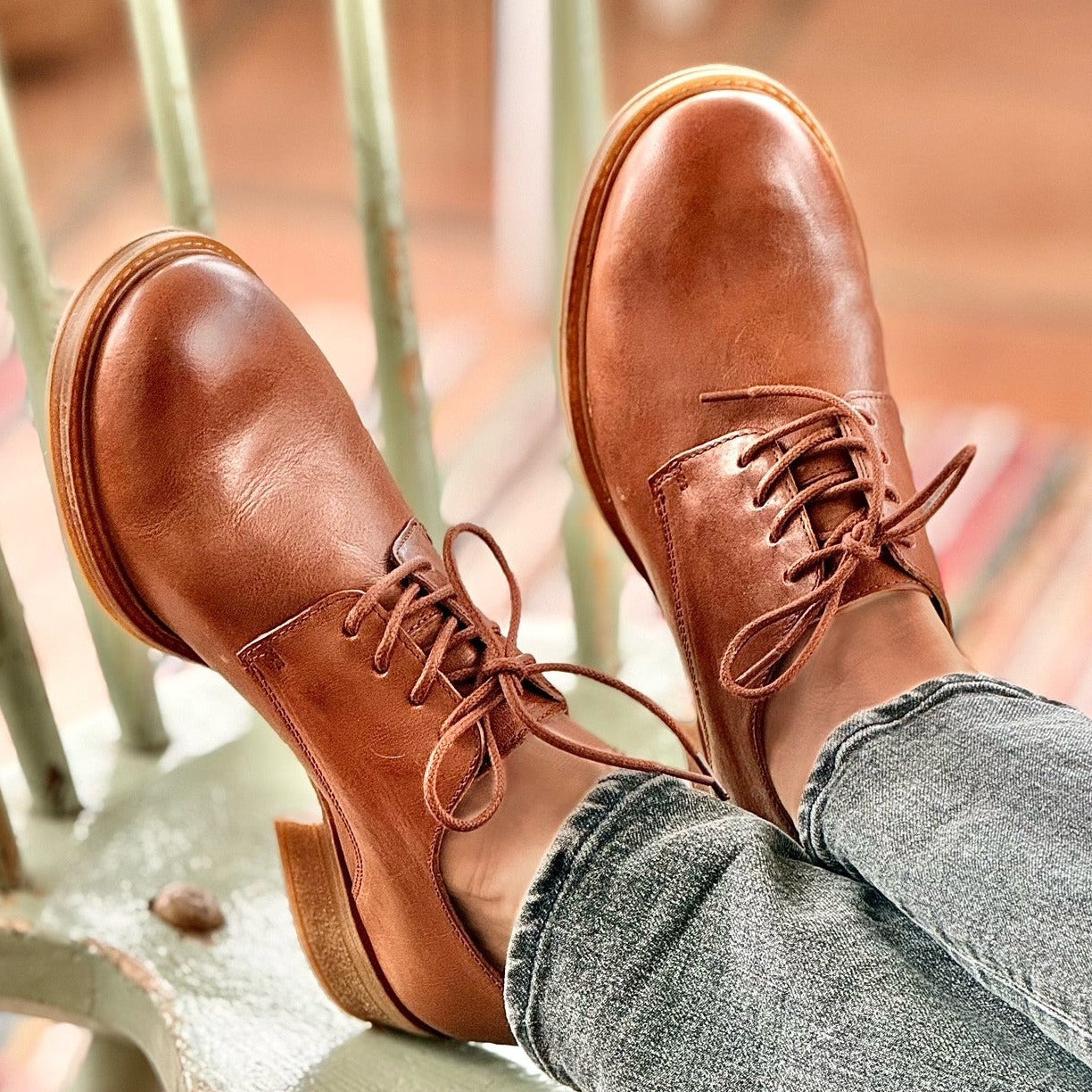 Schnürschuhe aus vegetabil gegerbtem Leder