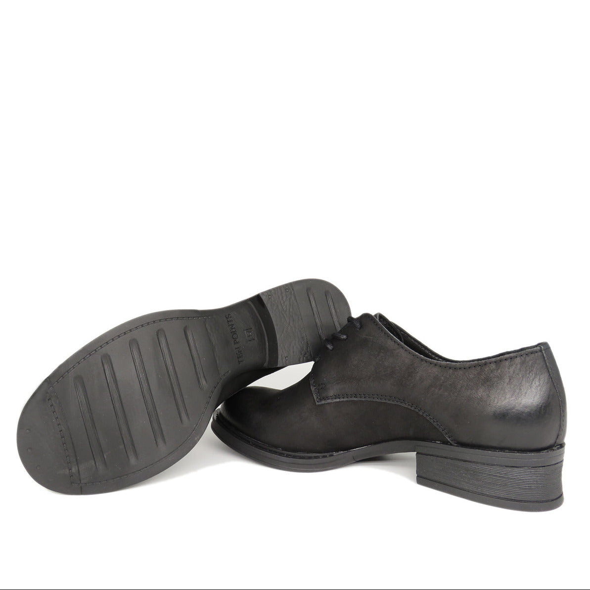 Schnürschuhe aus leicht angerautem Leder