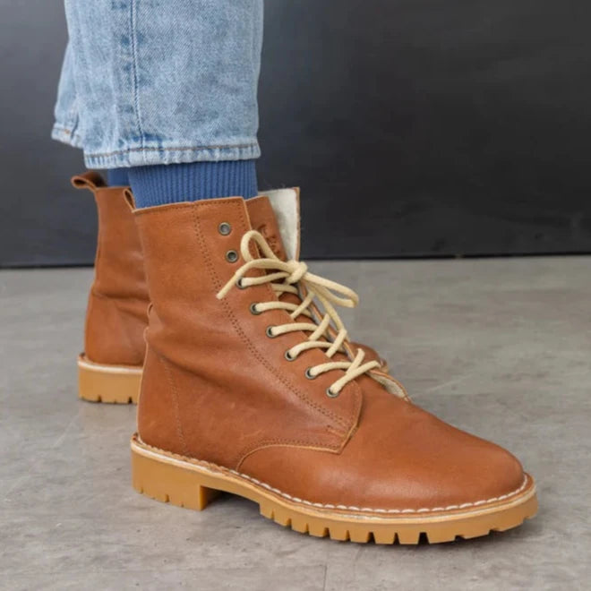 Asta, Woll-Schnürboots