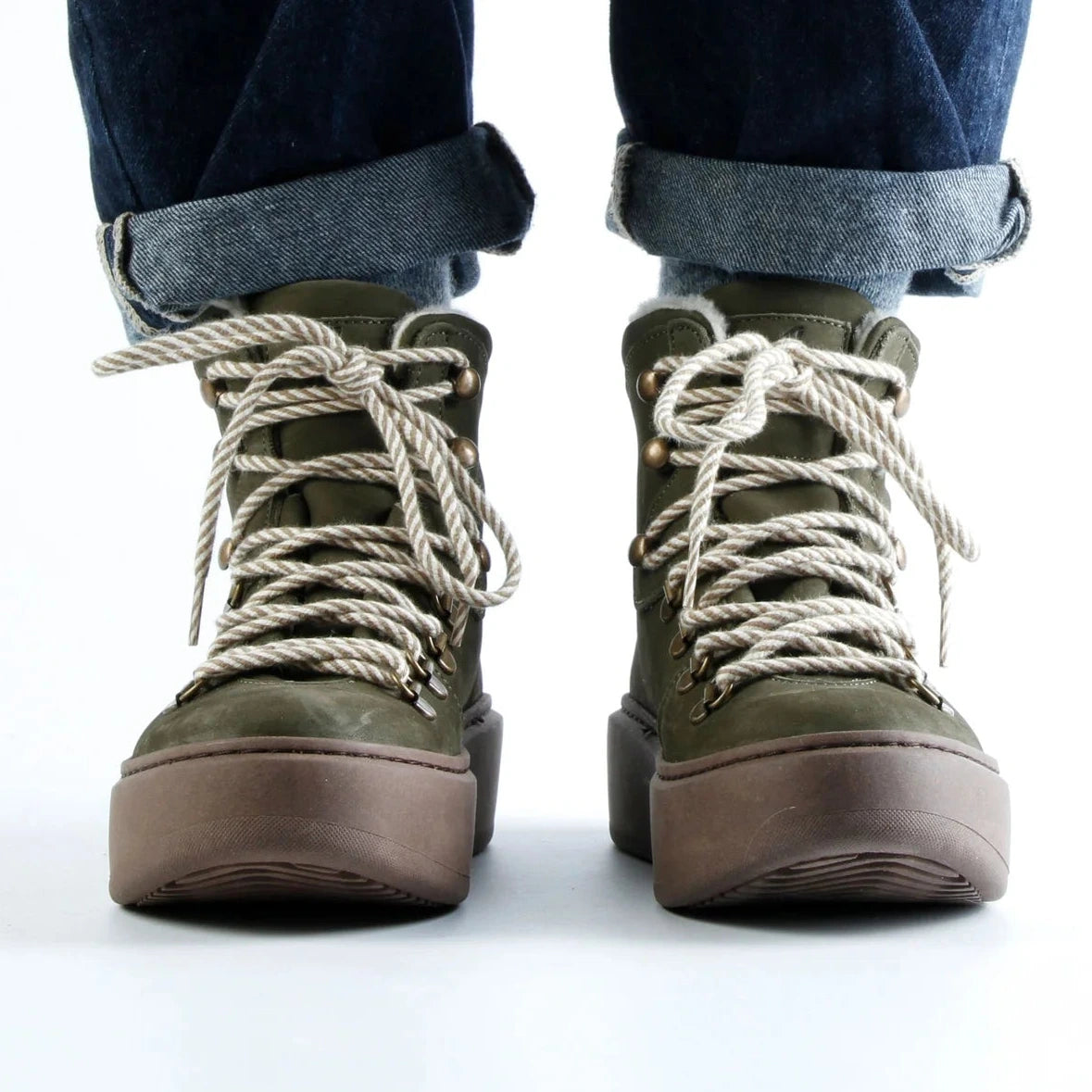 Benja, Woll-Schnürboots