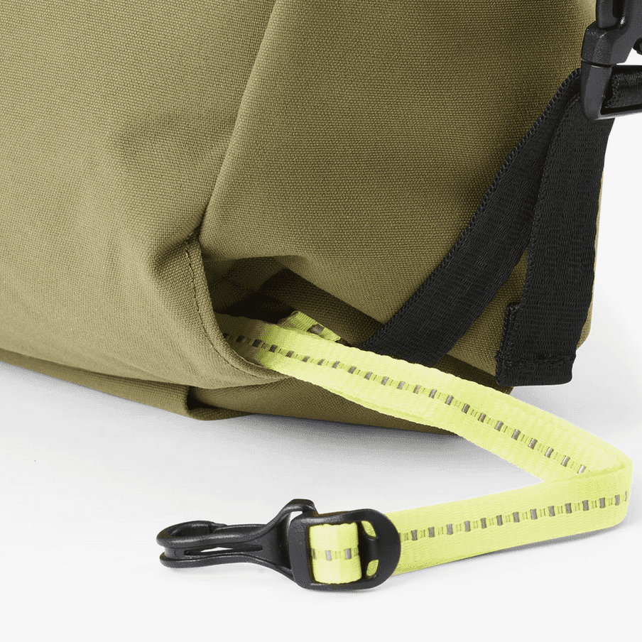 AKSEL multifunctional bag with reflector strip