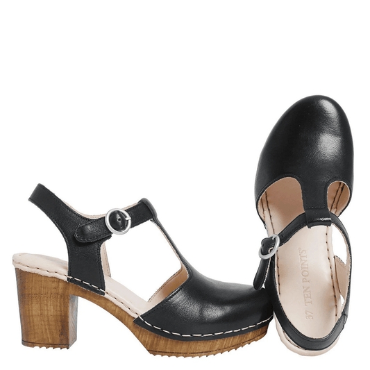 Amelia clogs made of IVN leather