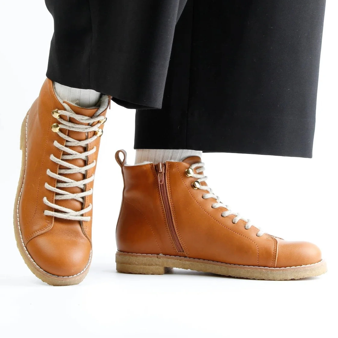 Dara, Woll-Schnürboots