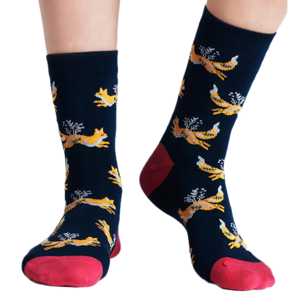 Socken mit eingestrickten Füchsen