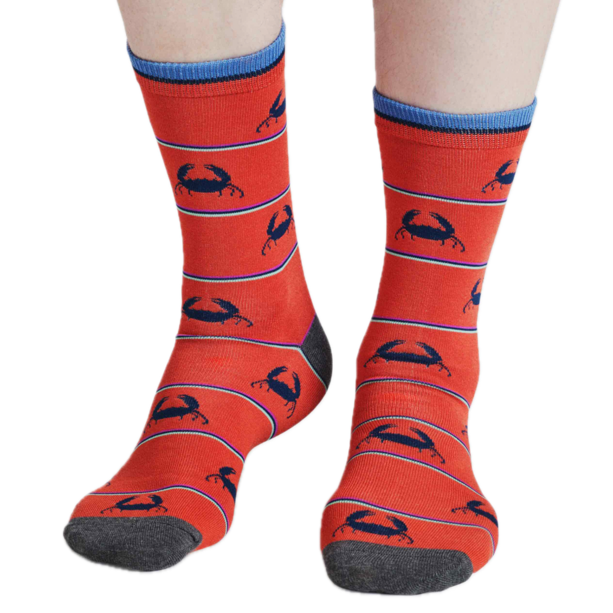 Socken mit eingestrickten Krabben