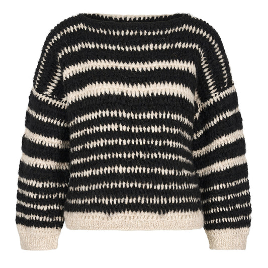 Cathlin, super fluffy alpaca sweater