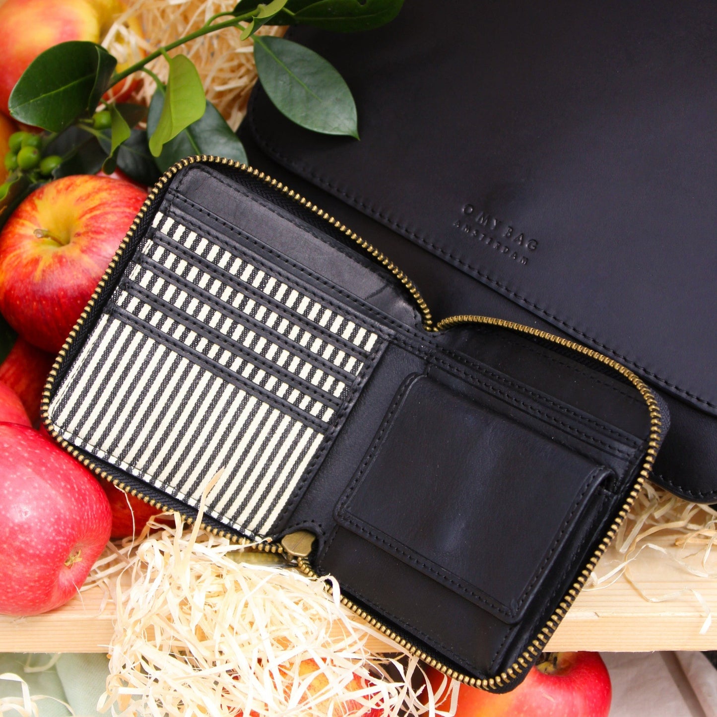 vegan wallet SONNY square made of apple leather