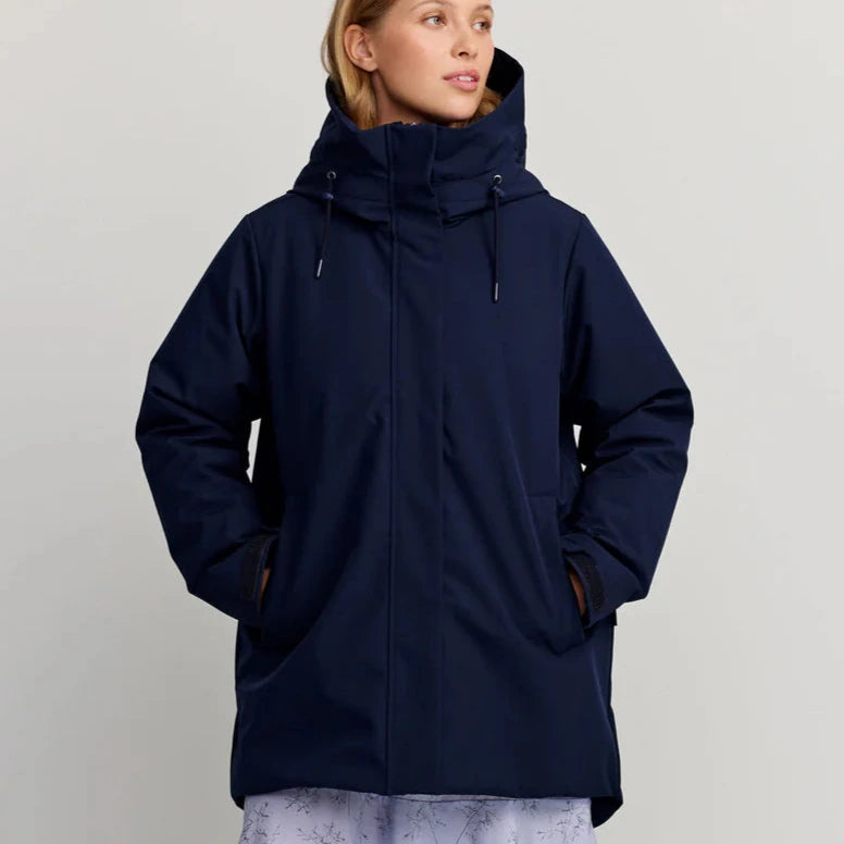 Eloise Jacke
